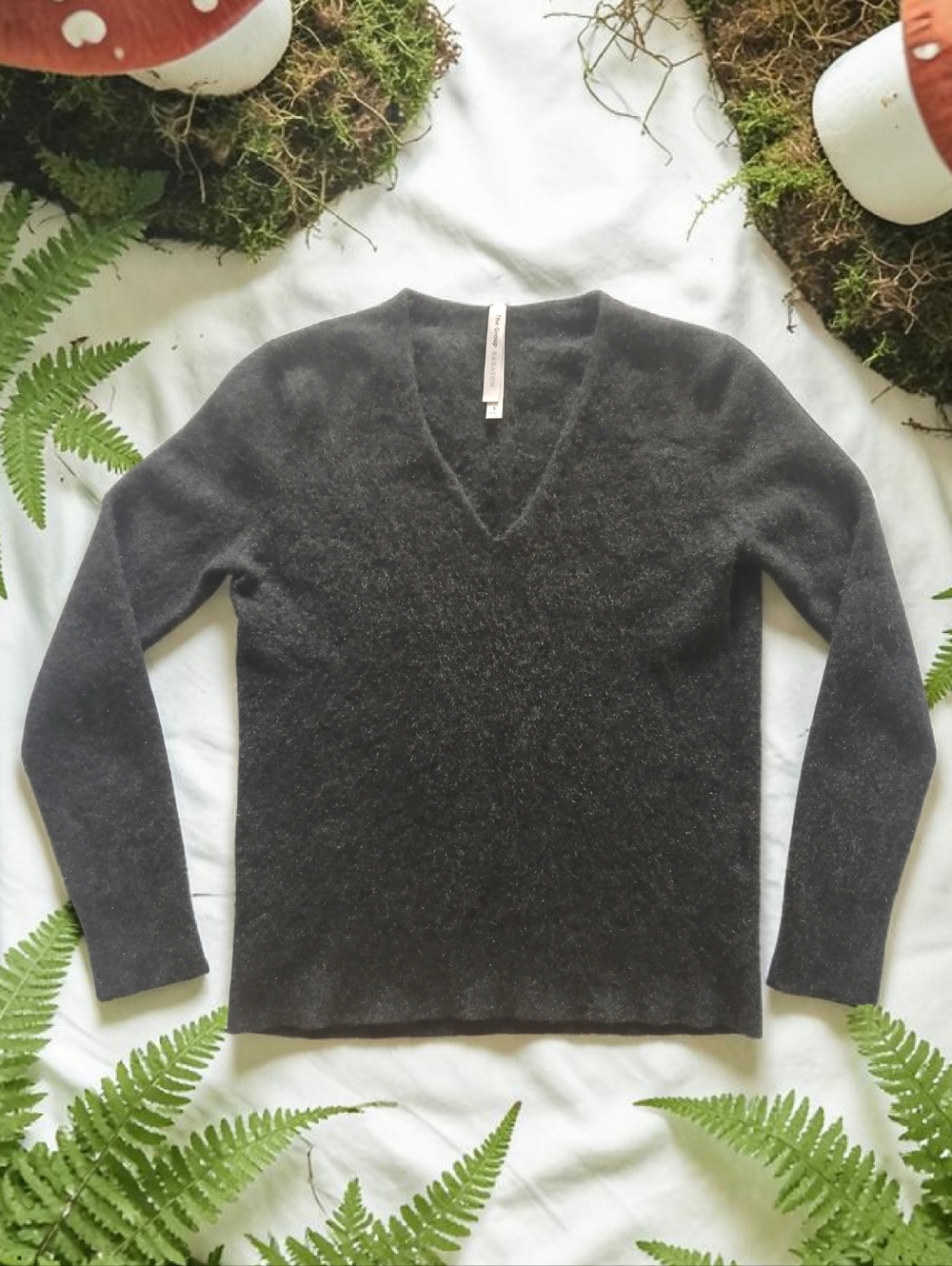 Babaton 100% Cashmere Charcoal V-Neck Sweater